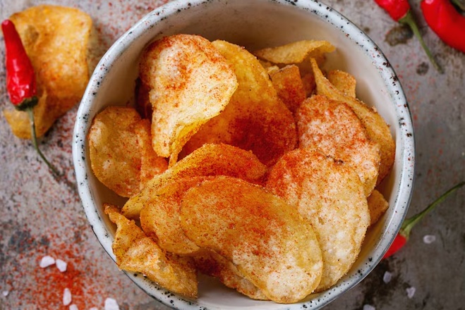 Aloo Masala Chips Recipe: हर मौसम के लिए परफेक्ट है ये क्रंची मसाला चिप्स, झटपट तैयार करें ये रेसिपी