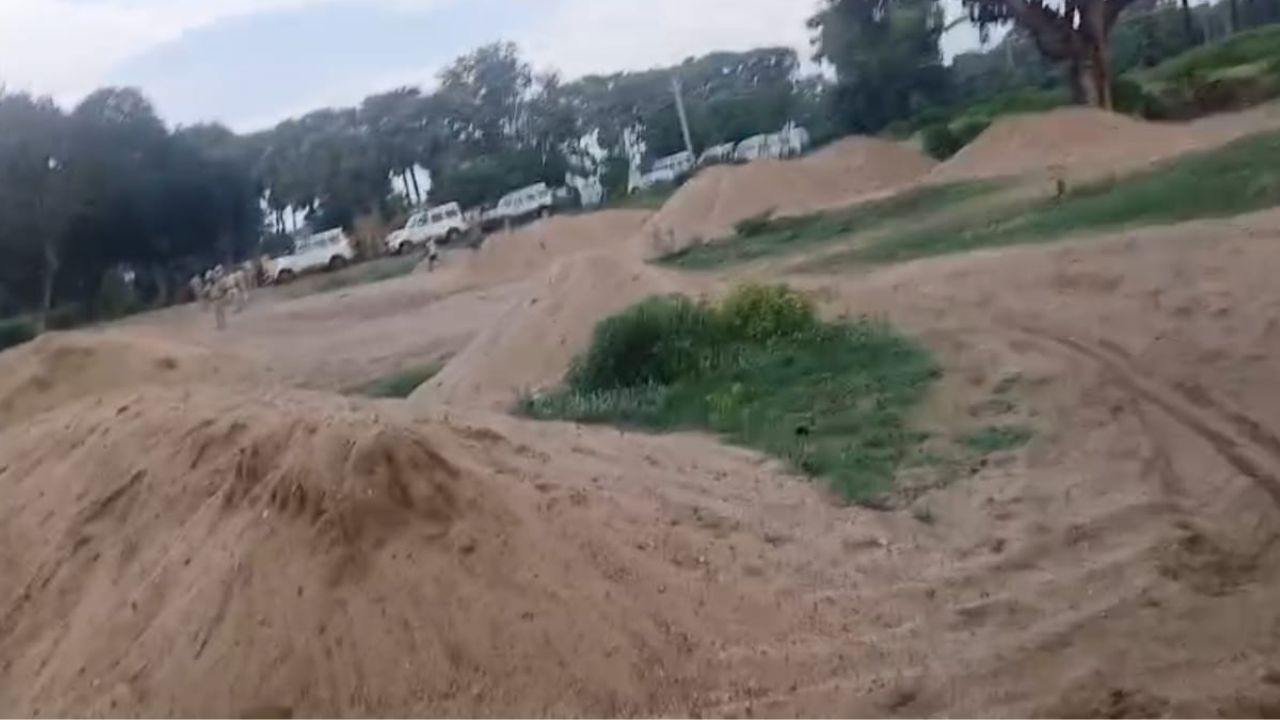 Bihar Sand Mafia: मनेर-बिहटा में बालू माफियाओं पर बड़ी कार्रवाई, 400 किमी तक फैला हुआ अवैध भंडारण जब्त