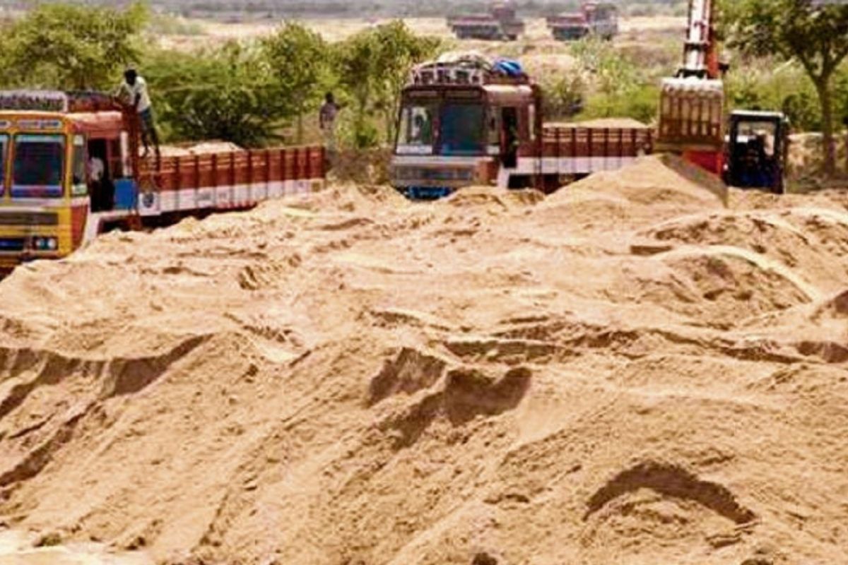Bihar: मानसून के दौरान सेकेंड्री लोडिंग पॉइंट्स से होगी बालू की आपूर्ति