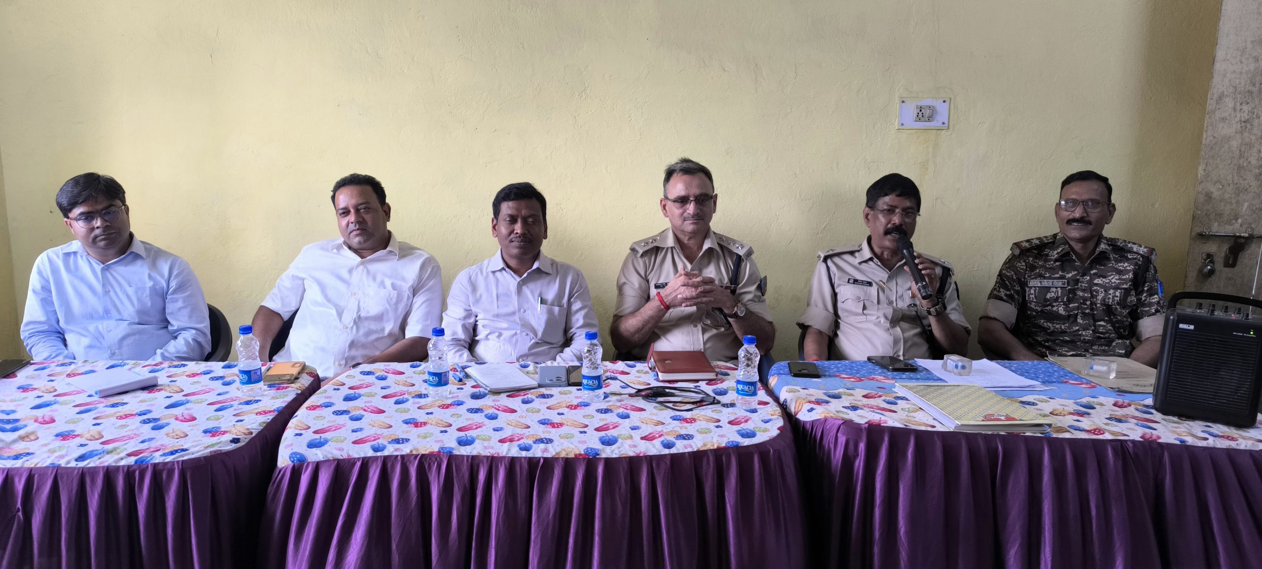 Giridih News: बकरीद को लेकर जगह-जगह शांति समिति की बैठक