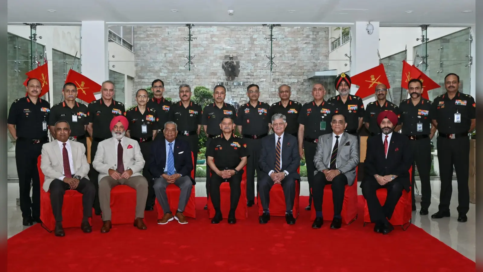 Defence: ऑपरेशन सिंदूर के बाद पूर्व सेना प्रमुखों के साथ भारतीय सेना का चिंतन बैठक