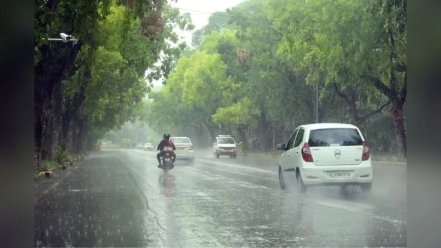 Bihar Rain Alert: बिहार के 4 जिलों में अगले 48 घंटे होगी भयंकर बारिश, 15 जिलों में IMD का अलर्ट, ठनका और आंधी-तूफान की भी चेतवानी