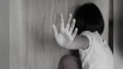 लखनऊ में ढाई साल की दिव्यांग मासूम बच्ची से दरिंदगी, आगे देखिए कैसे दरिंदे ने बनाया शिकार