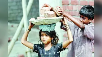 काँधे नन्हे, बोझ भारी – ये कैसी मज़बूरी हमारी?
