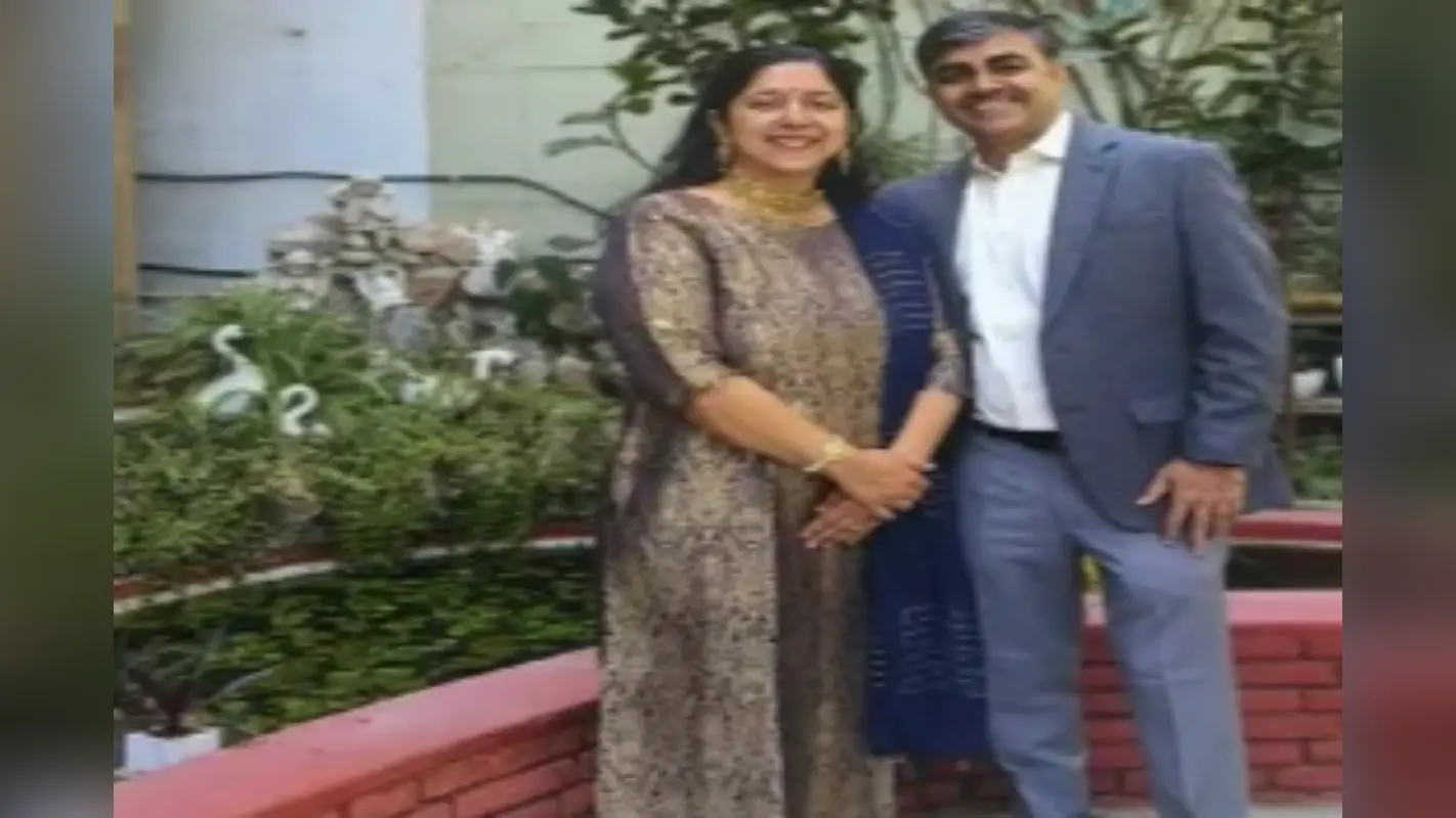लंदन जाने का सपना लिए निकले थे, विमान हादसे में टूट गया आगरा के दंपत्ति का सफर