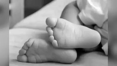 मां के हाथों मासूम की मौत? पिता का आरोप, गले पर थे उंगलियों के निशान
