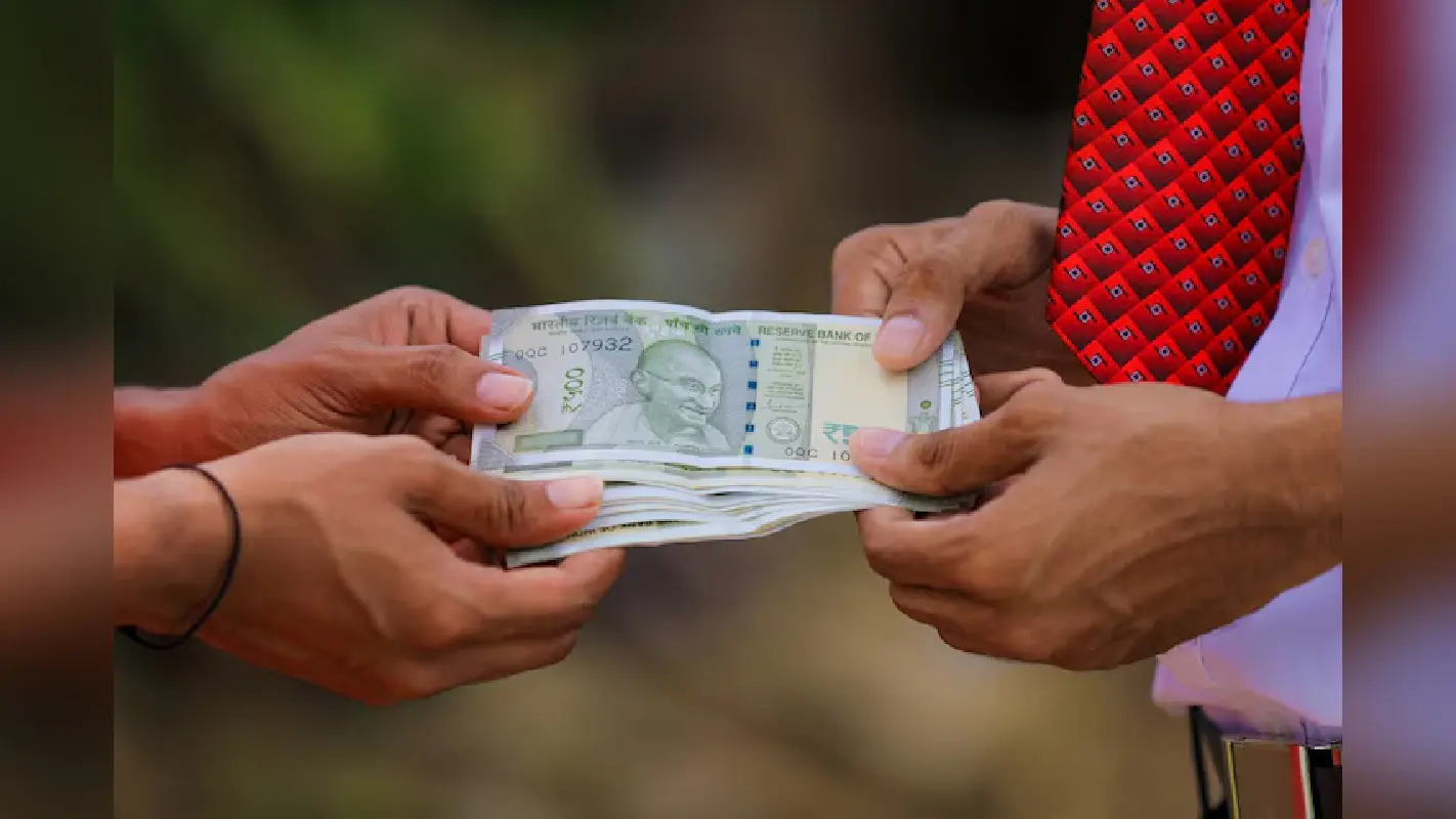 बड़ी खुशखबरी! पीएफ अकाउंट से अब 5 लाख तक एडवांस निकाल सकेंगे कर्मचारी