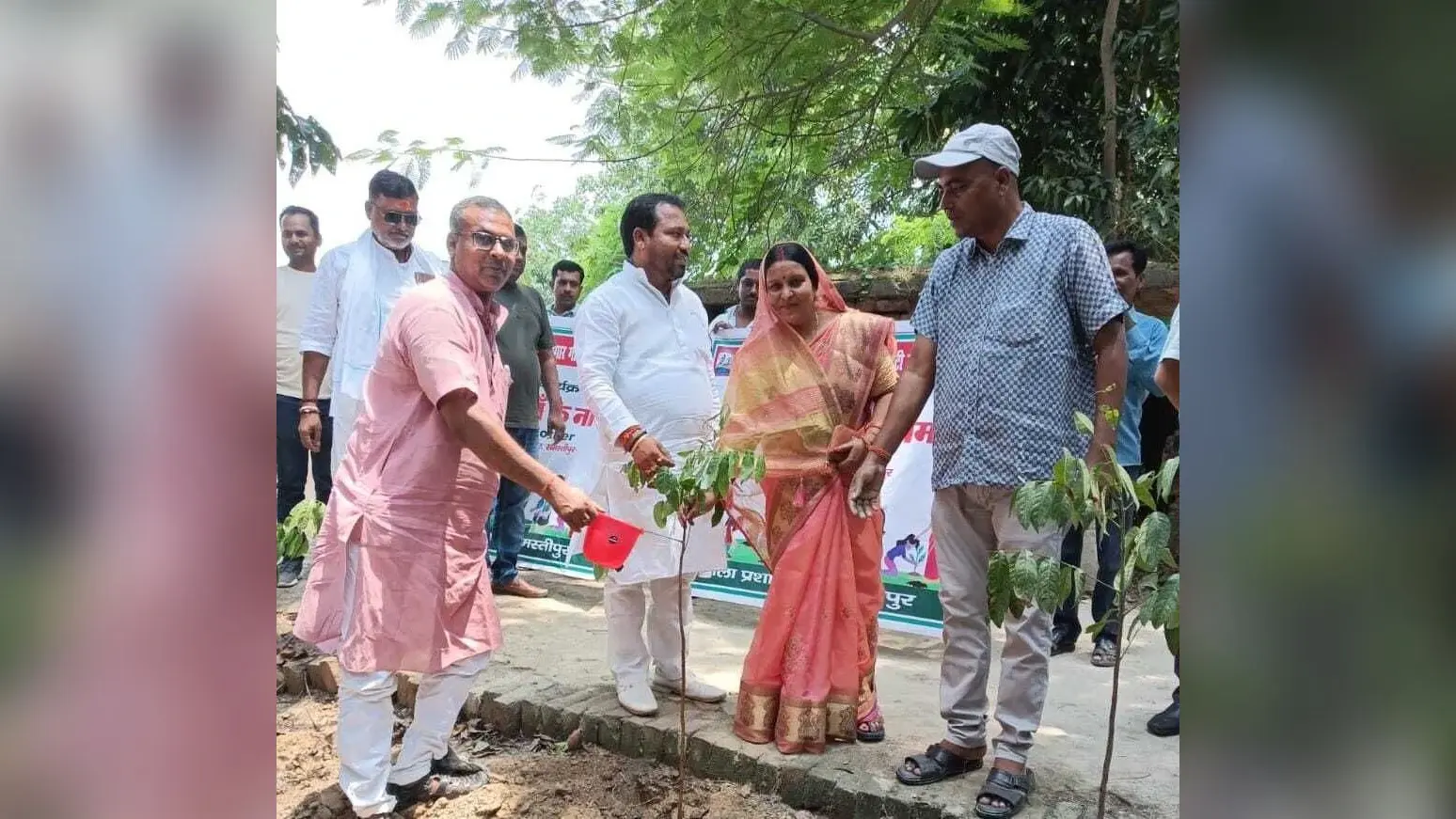 Samastipur News:प्रखंड परिसर में किया गया पौधारोपण