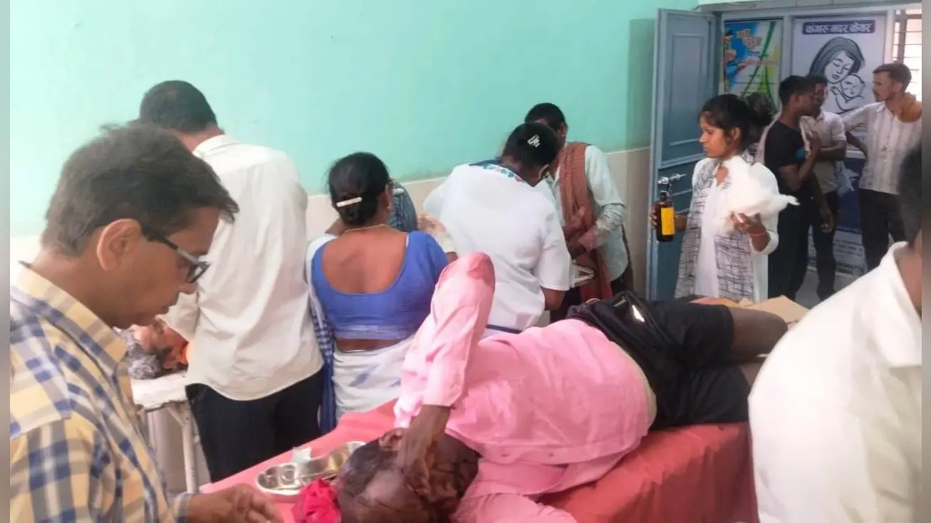 ऑटो व स्काॅर्पियो की टक्कर में आधे दर्जन से अधिक लोग घायल, तीन की हालत गंभीर