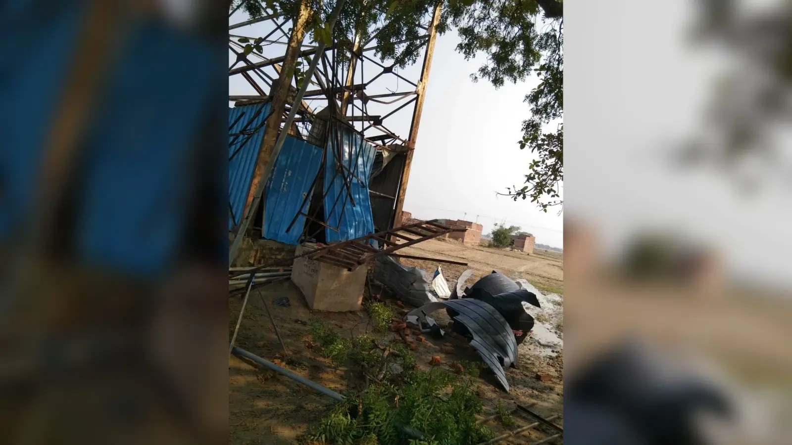 पांच साल से जलमीनार बनकर था तैयार, जलापूर्ति शुरू होते ही हुआ धाराशायी