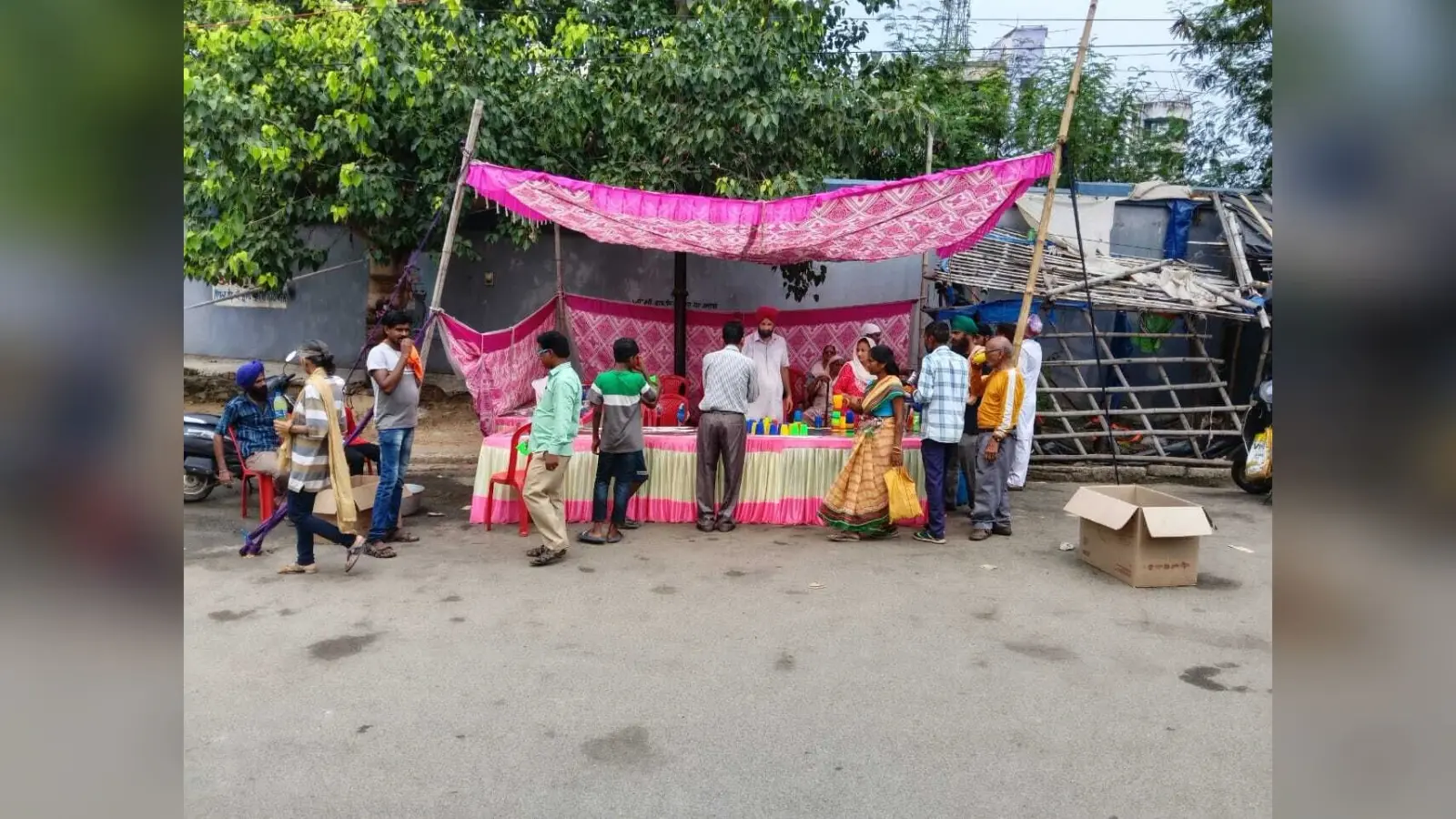 Jamshedpur News : बिरसानगर लोयला स्कूल के पास लगी छबील