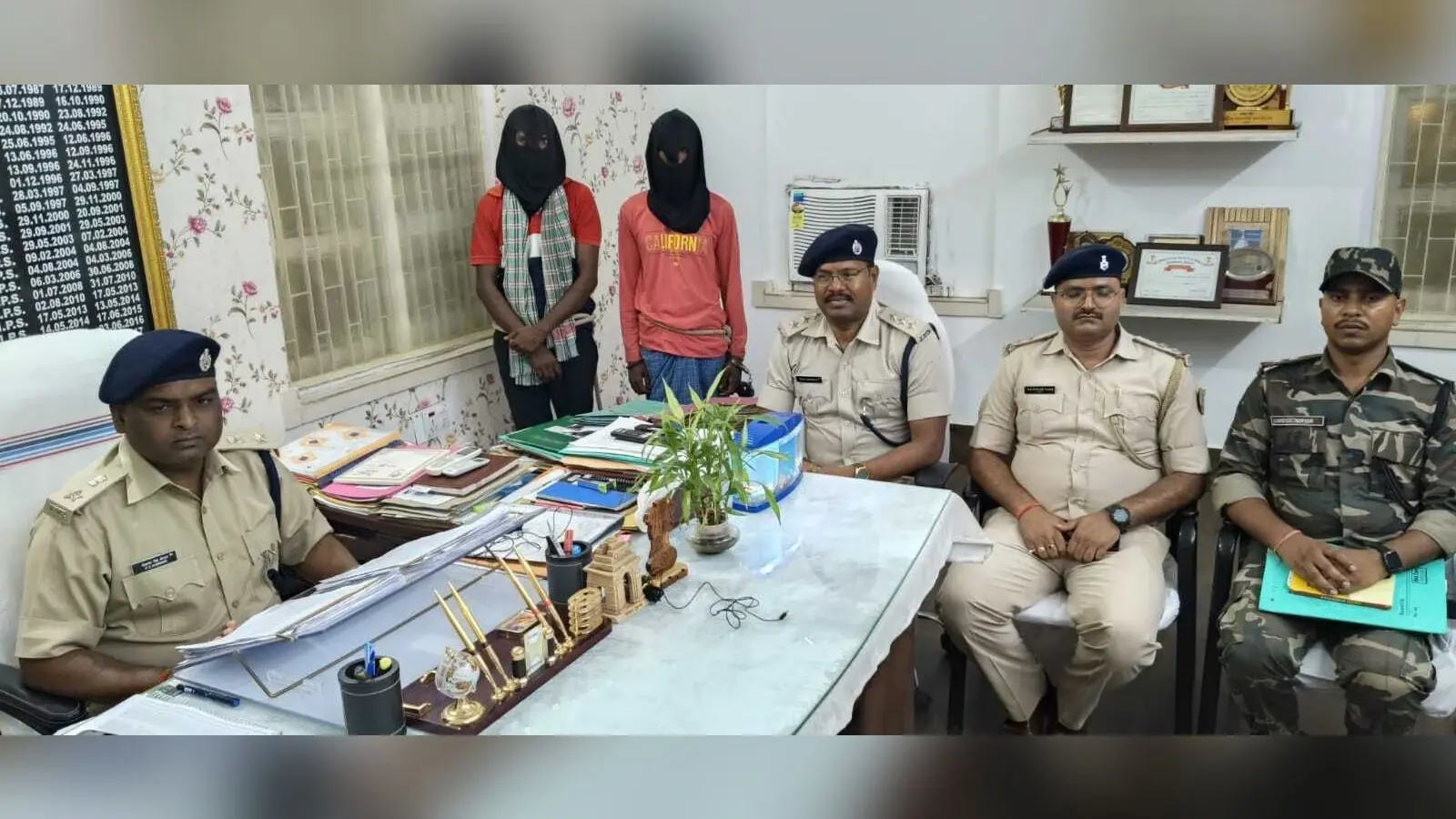 Lead News : काम से हटवाने पर मर्डर करने वाले दो सहकर्मी गिरफ्तार, मर्डर के बाद मृतक के फोन से मांगी थी पांच लाख की फिरौती