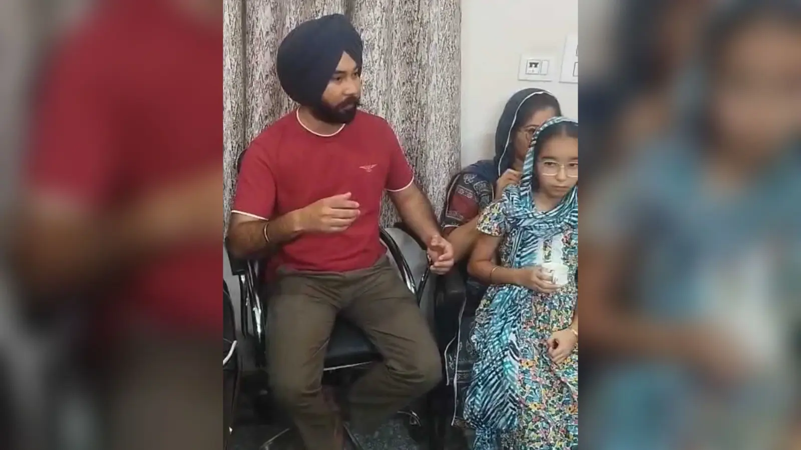पंजाब से आयी संगत से इ रिक्शा चालक ने की मारपीट