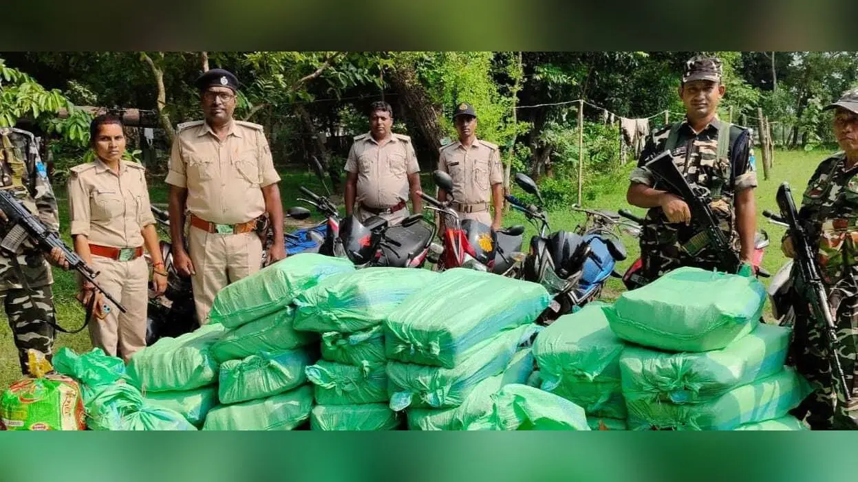 2520 बोतल शराब के साथ चार बाइक जब्त
