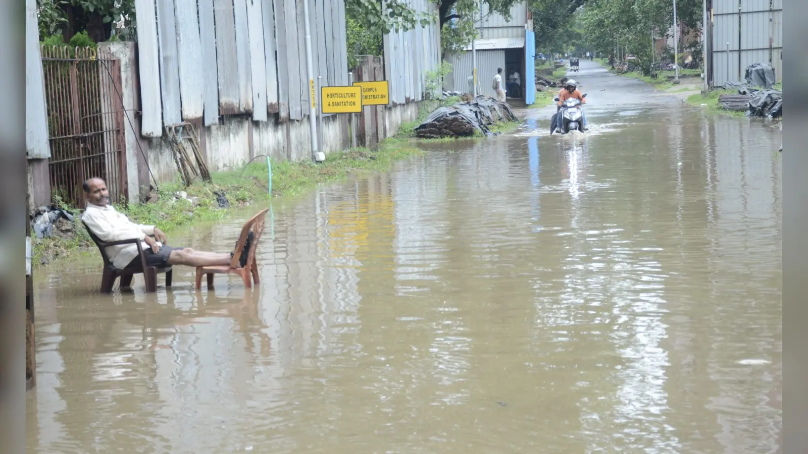 Dhanbad News: जलमग्न हु्आ शहर, धरी रह गयी निगम की तैयारी