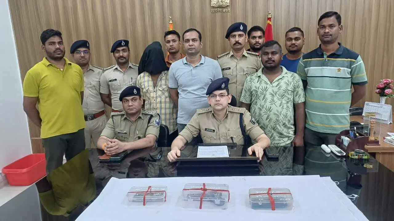 रुस्तम की नहीं हुई थी हत्या, खुद को गोली मारकर किया था सुसाइड
