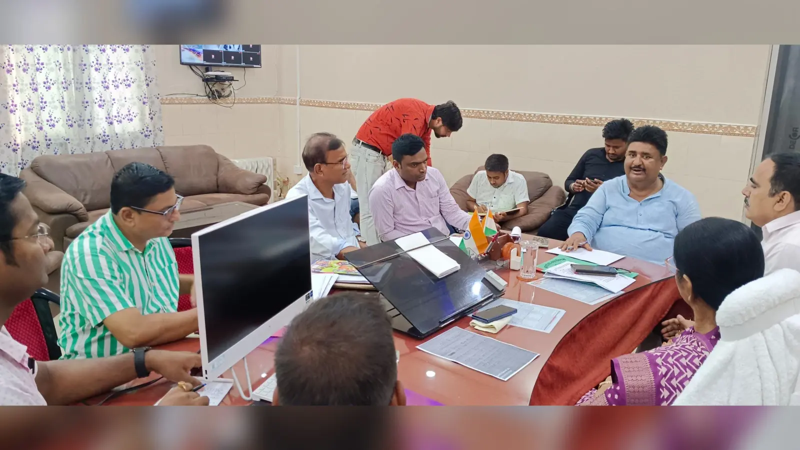बुडको के साथ समीक्षा बैठक में धीमी कार्यशैली पर मेयर का कड़ा एक्शन