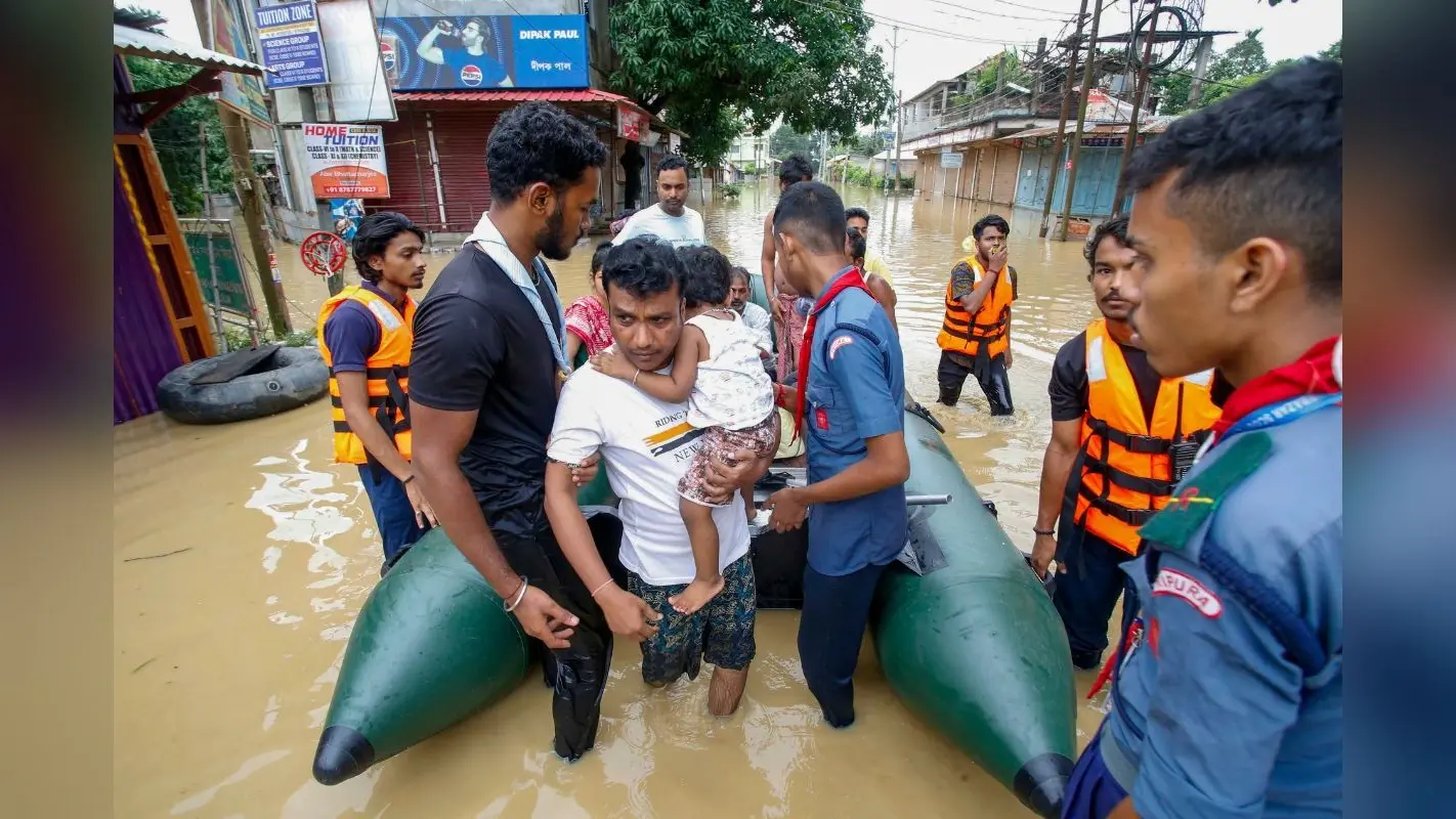 Heavy Rain And Flood: पूर्वोत्तर में बाढ़ से तबाही, 36 की मौत, मिजोरम में स्कूल बंद, 5 लाख से अधिक लोग प्रभावित