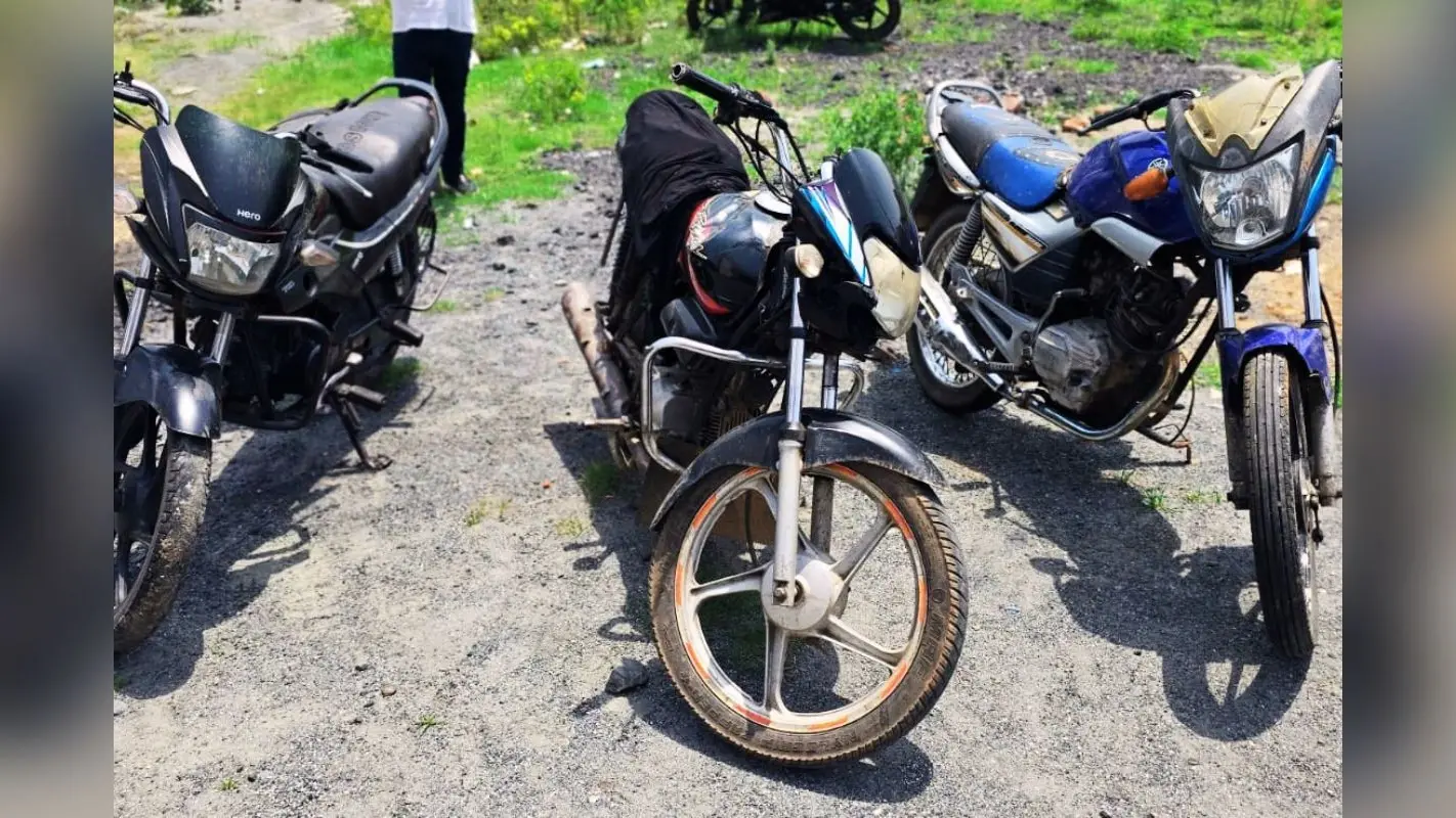 Giridih News: निमियांघाट में मोटरसाइकिल चोर गिरोह का खुलासा, 3 बाइक के साथ 2 गिरफ्तार