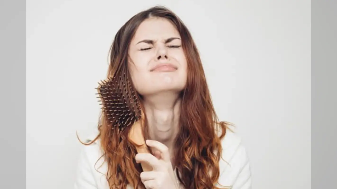 Hair Growth Tips in Hindi: बालों की ग्रोथ रोक रही हैं ये 8 गलतियां अभी छोड़ें ये आदतें