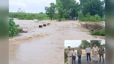 झारखंड में 4 मुस्लिम फरिश्तों ने युवक को दी नयी जिंदगी, पानी के तेज बहाव में बह रहा था बाइक सवार युवक