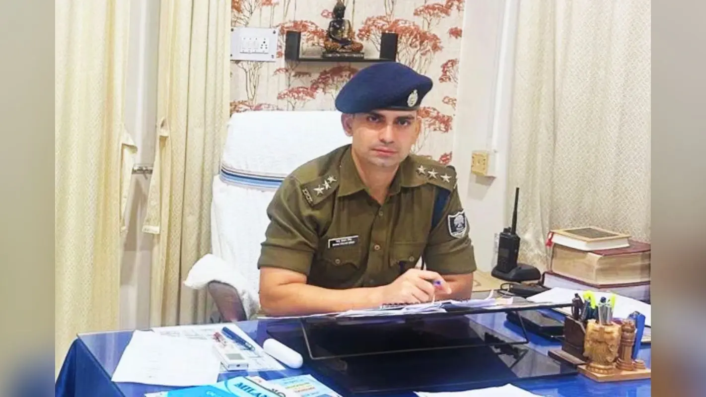 बिहार पुलिस का ‘दबंग चेहरा’, जिसके एक्शन से थर्राते हैं अपराधी! जानिए कौन हैं पटना के नए सिटी SP भानु प्रताप सिंह