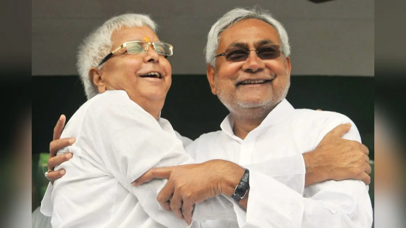 लालू-नीतीश फ्रेंडशिप: CM की कुर्सी तक लालू को पहुंचाने वाले नीतीश, आज सियासी दुश्मन क्यों बन गए? पढ़िए पूरी कहानी