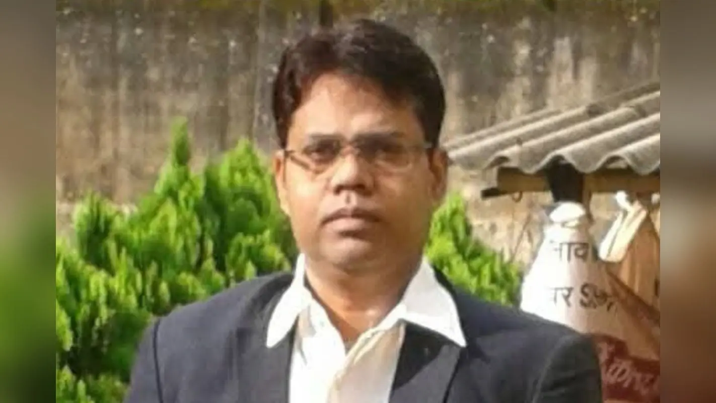 नहीं रहे देवघर के सब रजिस्ट्रार मनोज कुमार, हार्ट अटैक से मौत
