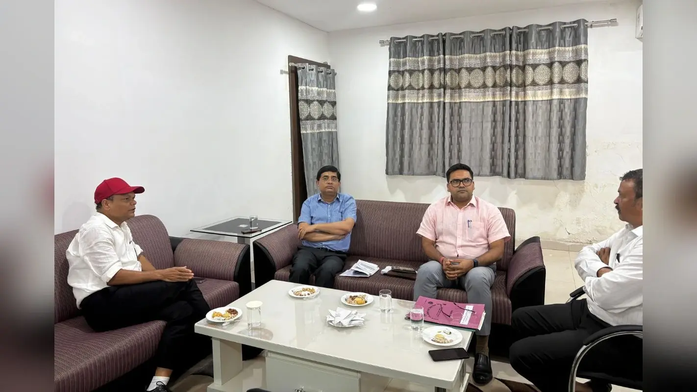 Hemant Soren Gift: झारखंड के मेधावी ST स्टूडेंट्स को हेमंत सरकार की सौगात, मंत्री चमरा लिंडा का अफसरों को निर्देश