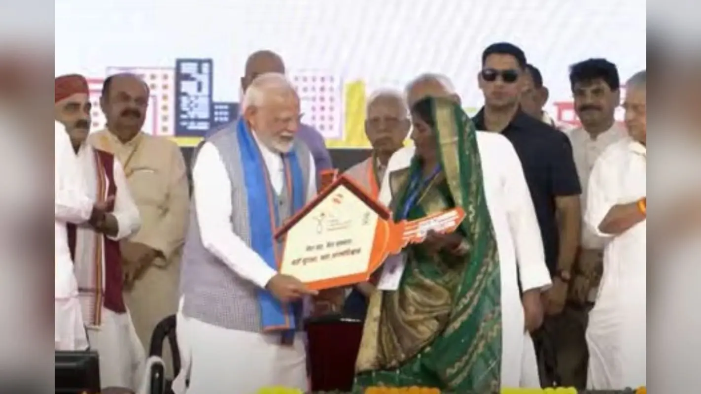 प्रधानमंत्री ने भेजी पीएम आवास योजना की पहली किस्त, बिहार के 53 हजार से अधिक झुग्गी-झोपड़ी वालों का बनेगा पक्का मकान