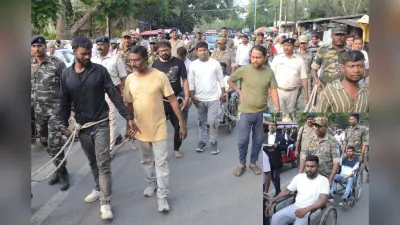 झारखंड में गैंगस्टर प्रिंस खान के 9 गुर्गे अरेस्ट, जेल भेजने से पहले करायी परेड, ह्वील चेयर पर दिखे अपराधी
