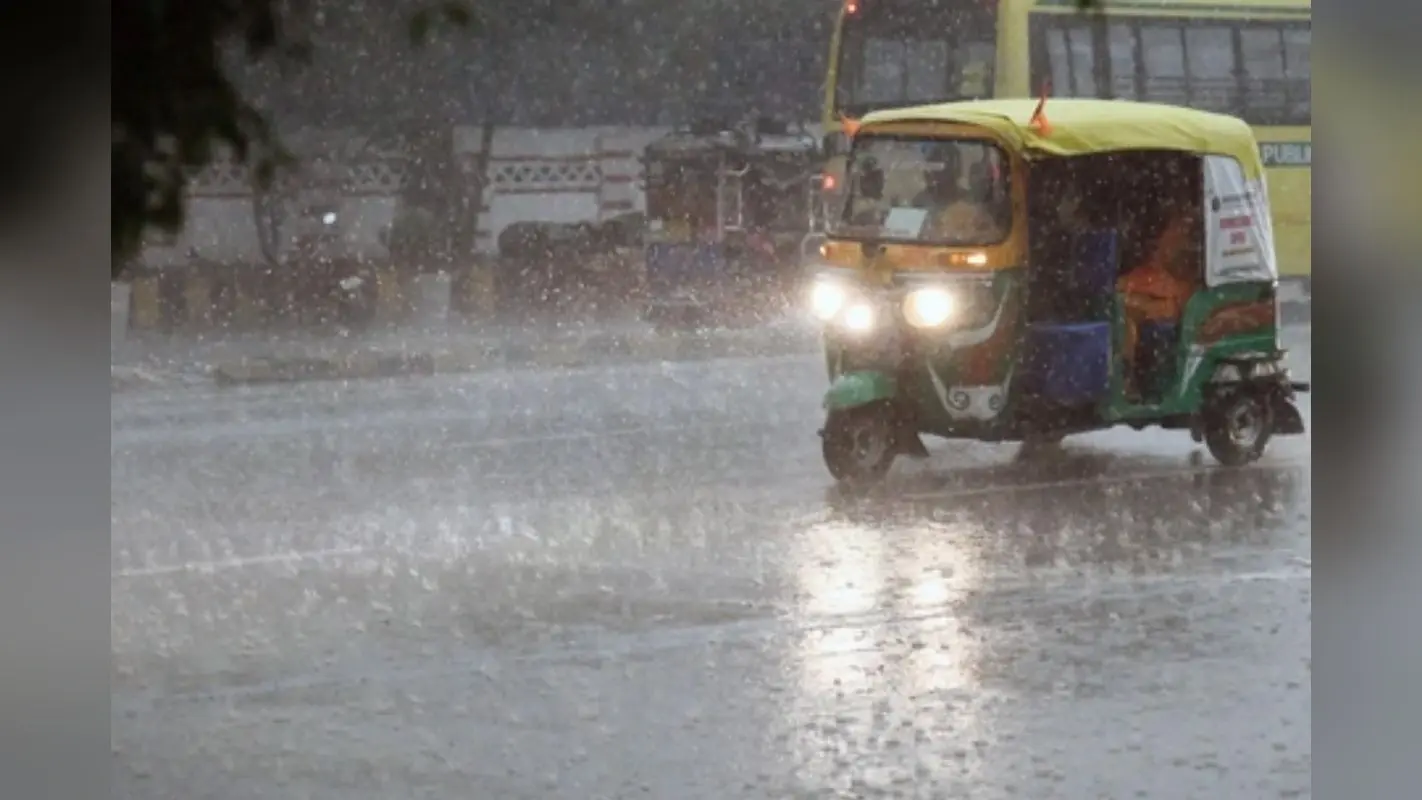 Jharkhand Weather : रांची में झमाझम बारिश से मौसम सुहावना, जानिए कब होगी मानसून की एंट्री