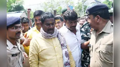 Patna News: सुबह सुबह एक्शन में पटना पुलिस, RJD विधायक रीतलाल यादव के गांव में बड़ी छापेमारी