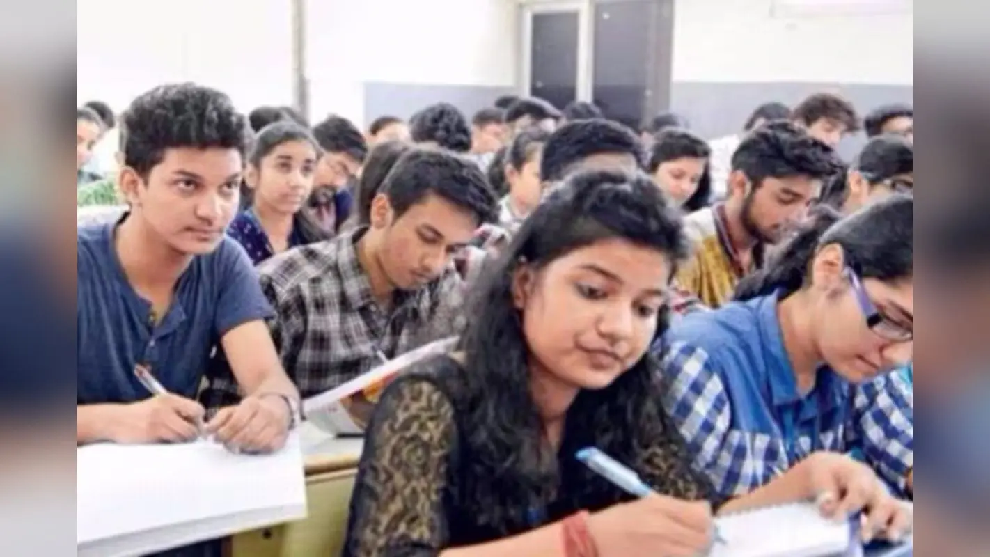 UP TGT PGT Exam Date 2025 OUT: कब होंगे यूपी टीजीटी और पीजीटी एग्जाम? पूरी जानकारी यहां