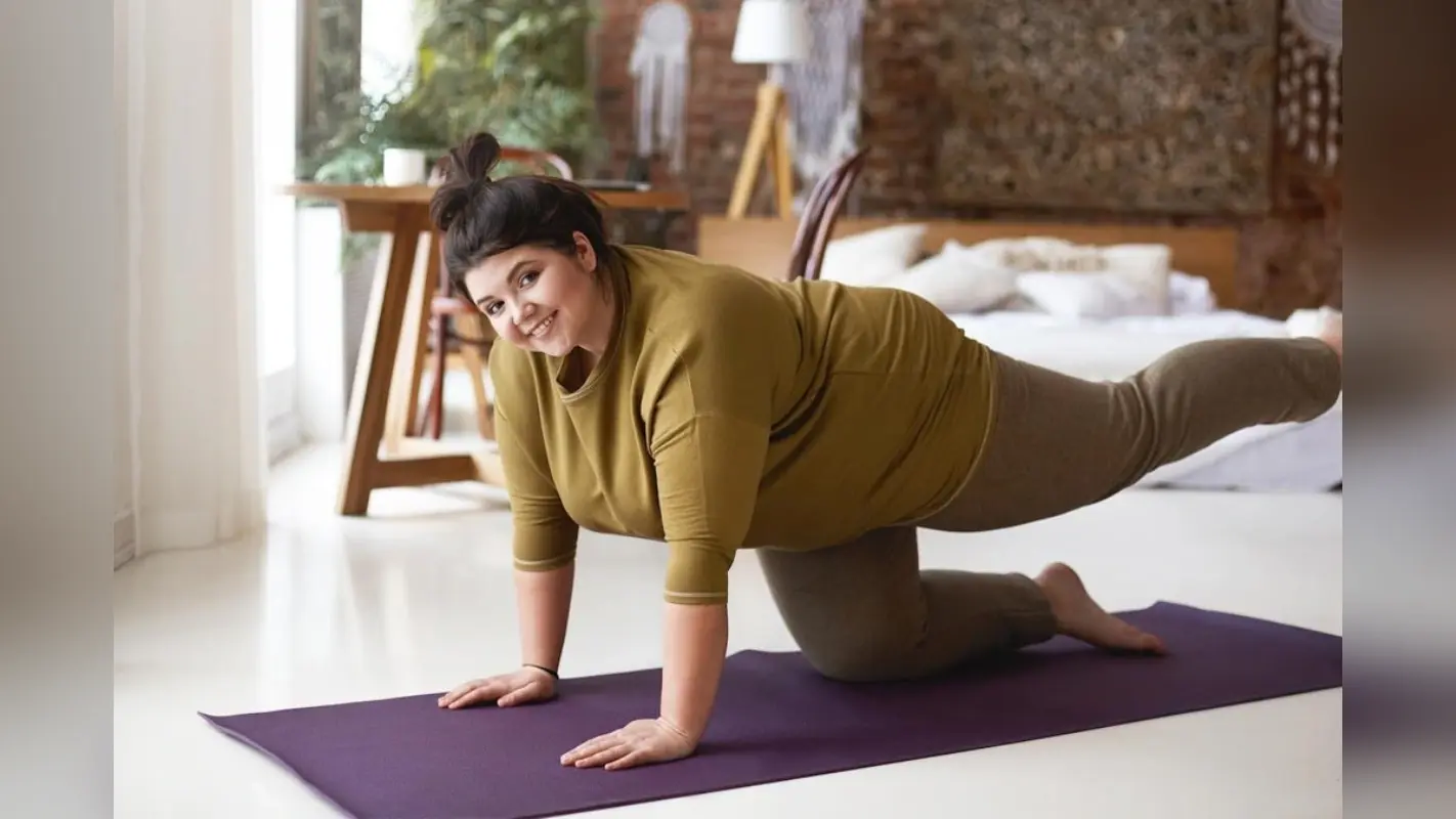 Yoga For Weight Loss: सिर्फ 15 मिनट में पेट की चर्बी कम करने वाले 4 योगासन