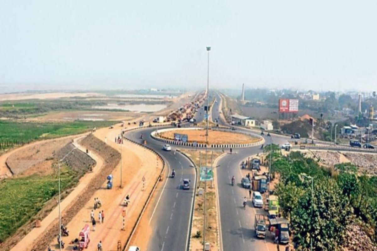 Patna News: गंगा पथ पर 650 मीटर का जिग-जैग पार्क तैयार, अब एलसीटी घाट से गांधी मैदान तक विकसित होगा हरियाली