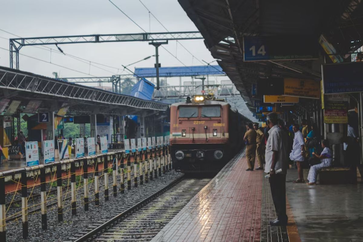 छपरा से दिल्ली जाने में पहले लगता था 285 रुपये, जानिए आज से कितना देना होगा किराया