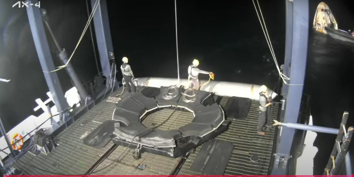 Flatform where space craft will fix