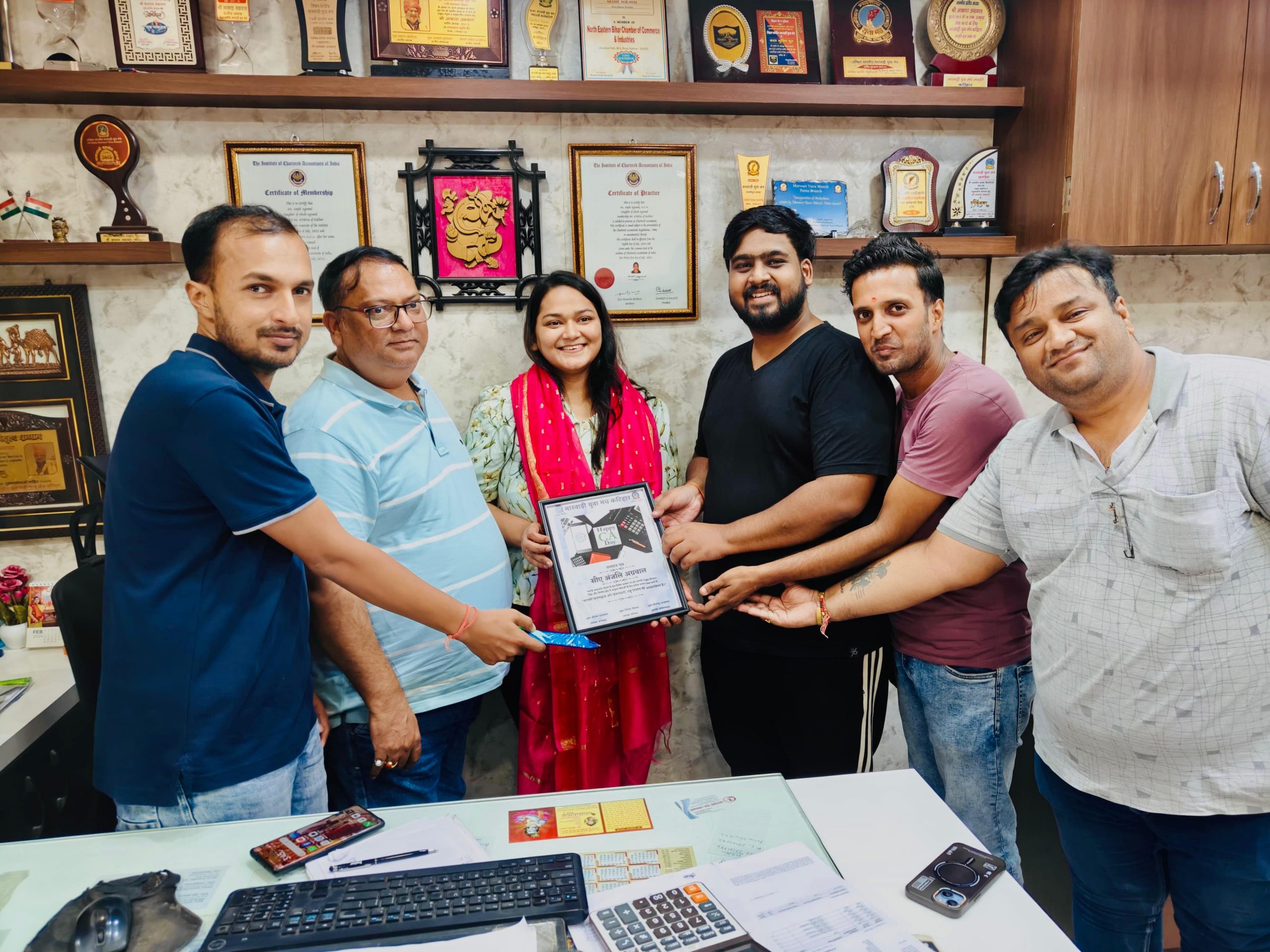 मारवाड़ी युवा मंच ने चिकित्सकों व चार्टर्ड अकाउंटेंट्स को किया सम्मानित
