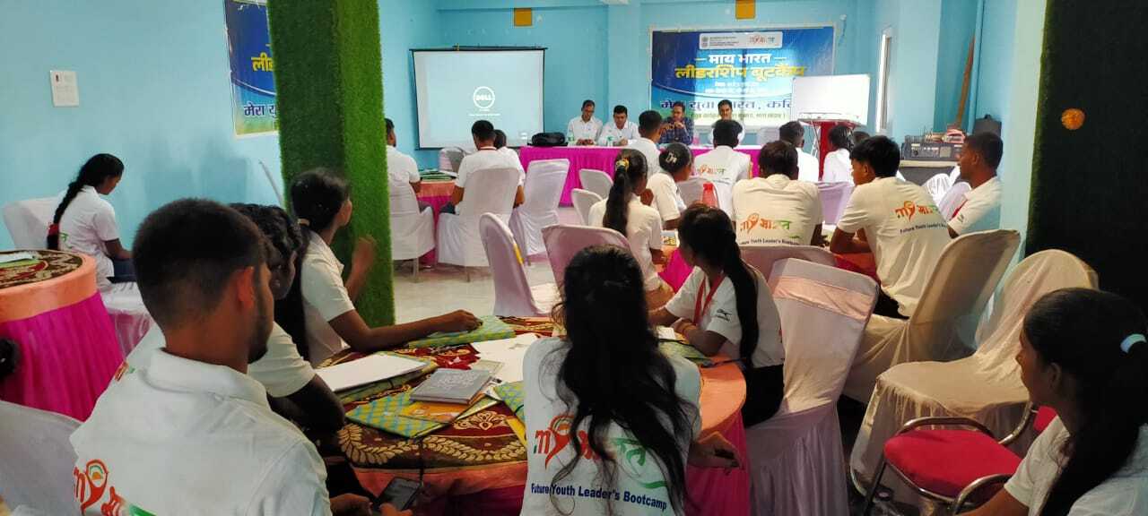 यूथ लीडरशिप बूटकैंप कार्यक्रम के दूसरे दिन विभिन्न मुद्दों पर हुई चर्चा