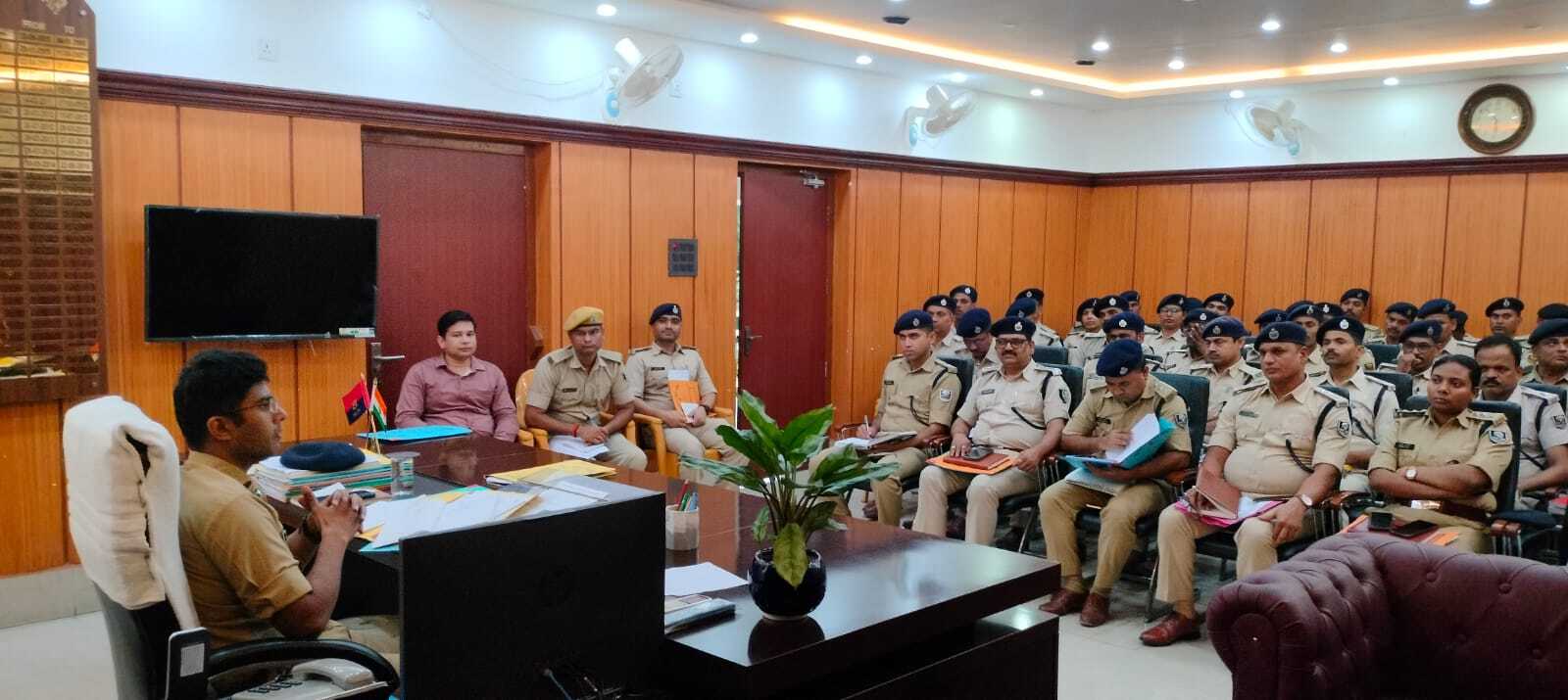 लॉ एंड ऑर्डर बिगाड़ने वालों को अविलंब करें गिरफ्तार