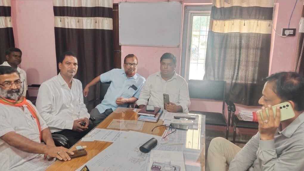 मतदाता गहन पुनरीक्षण कार्य की डीडीसी ने किया समीक्षा