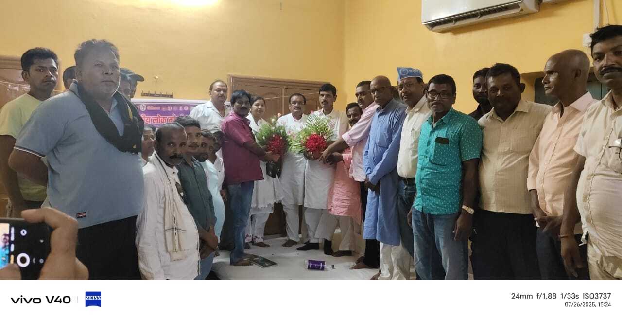 सम्मेलन में कार्यकर्ताओं की भागीदारी पर चर्चा