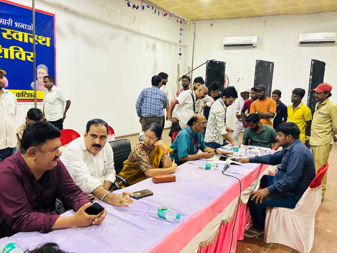 निगम के सफाईकर्मियों की शिविर में हुई स्वास्थ्य जांच
