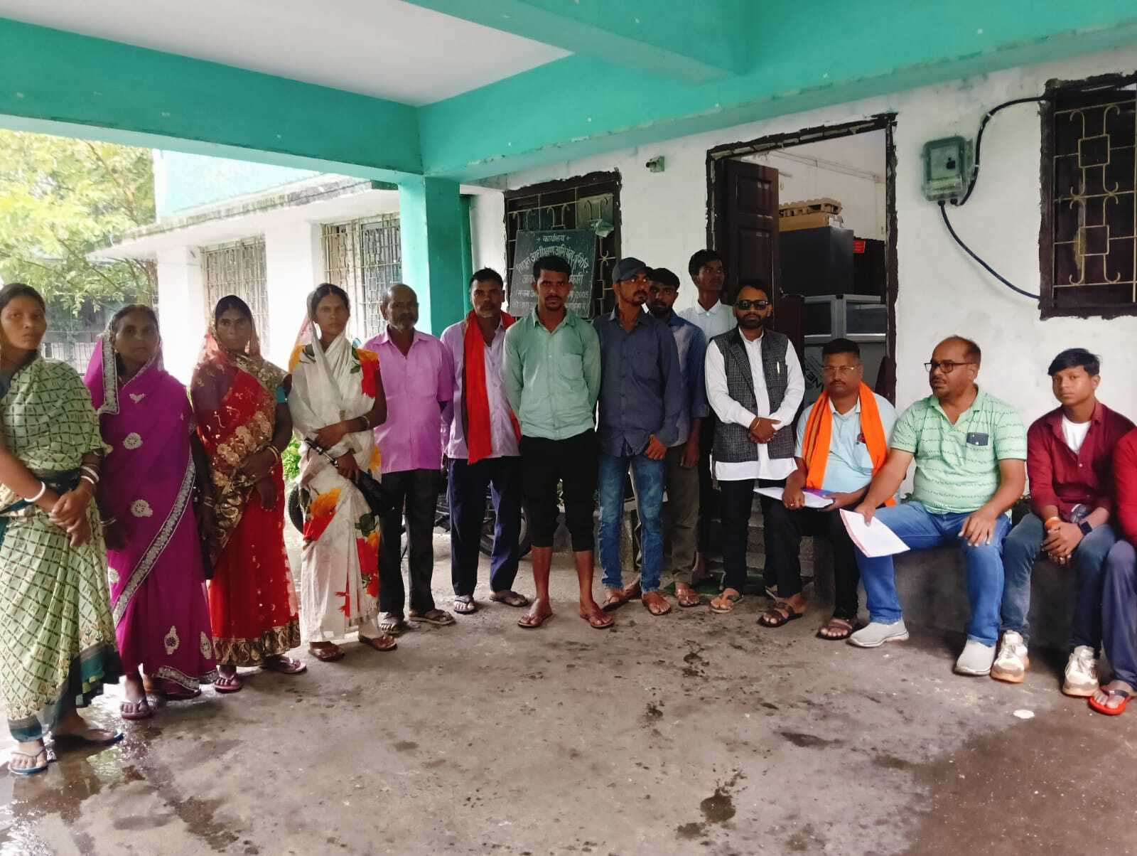 Giridih News: फॉ��वर्ड ब्लॉक ने की ट्रांसफॉर्मर बदलने की मांग