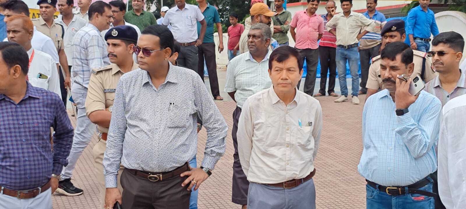 डीआरएम किरेंन्द्र नारहा ने दिया योगदान
