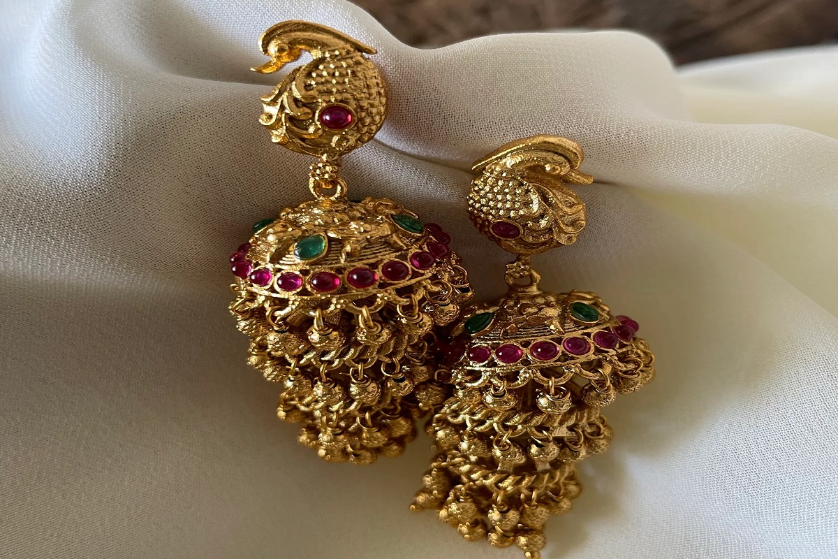 moti jhumke