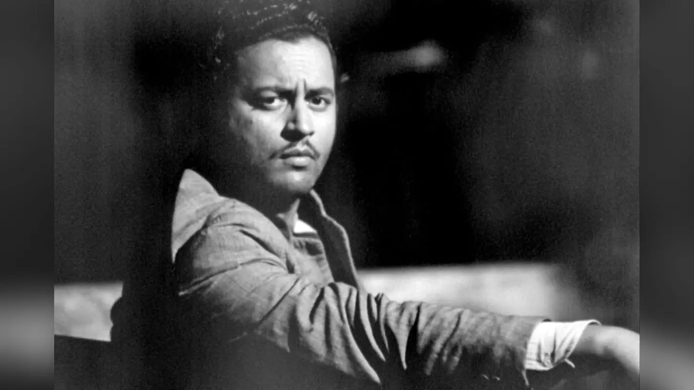 100 Years Of Guru Dutt: पैसा और कामयाबी मिलने के बाद भी जीवन भर परेशान रहे गुरुदत्त, 39 साल में ही हुई दर्दनाक मौत