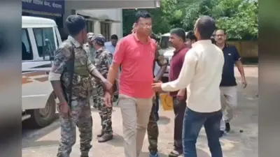 झारखंड के हजारीबाग में ACB का बड़ा एक्शन, CHC प्रभारी डॉ सतीश कुमार 3000 रुपए रिश्वत लेते अरेस्ट
