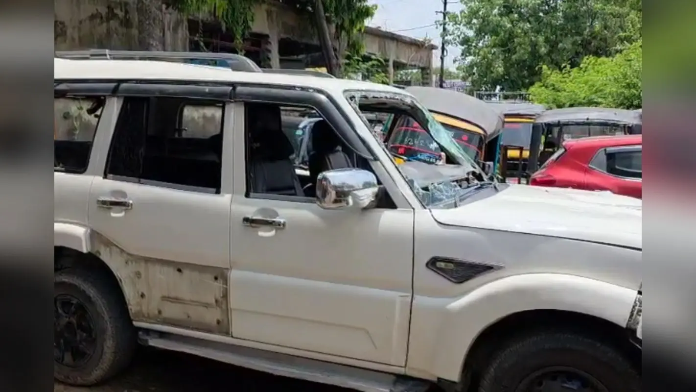 कुटुंबा में उत्पाद विभाग की टीम पर हमला कर पकड़े गए शराबियों को ले भागे परिजन